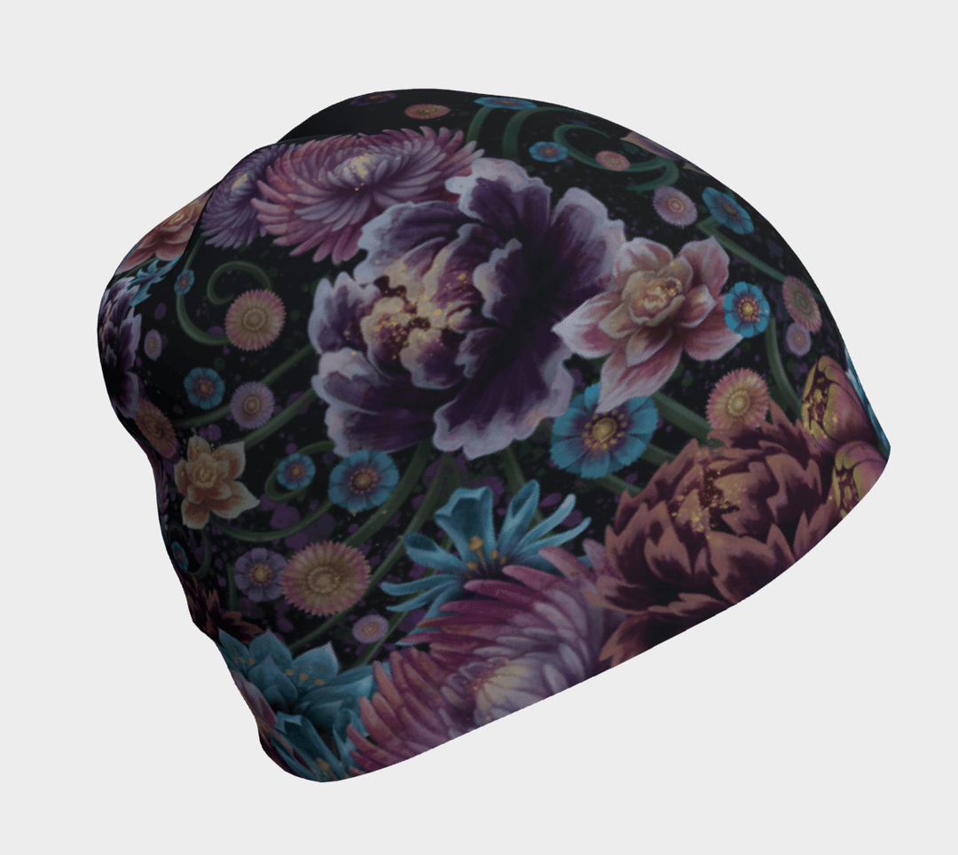 Tuque noire avec un motif botanique floral détaillé et coloré.