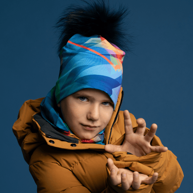  The beauty with this bamboo tuque with a big removable  navy pompom is that it's perfect for boys and girls as well as men and women ! And it just fits with every colour jacket you own ! Fast Triangle beanie hat designed by Canadian Street artist Ankhone