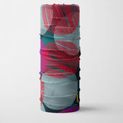 Front view of the tubular neckwear scarf. PErfect for your fall walks or to use in summer to protect you from the sun ! 